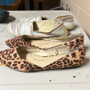 2 pair of flats